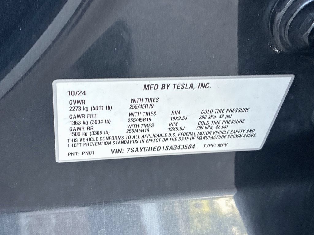 Used 2025 Tesla Model Y Long Range RWD image 30