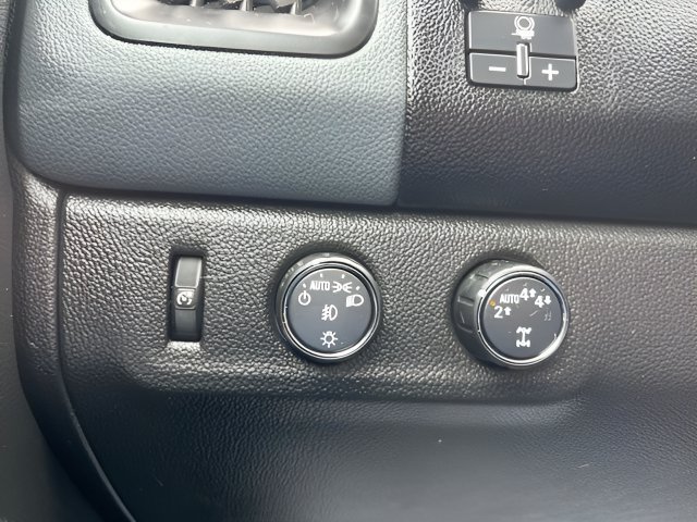 Used 2019 Chevrolet Colorado Z71 AWD/4WD image 14
