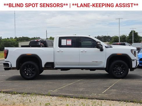 Used 2025 GMC Sierra 2500 AT4 AWD/4WD image 10