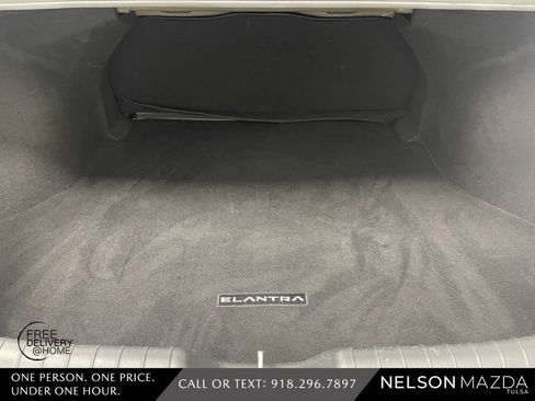 Used 2022 Hyundai Elantra SEL w/ Convenience Package image 36