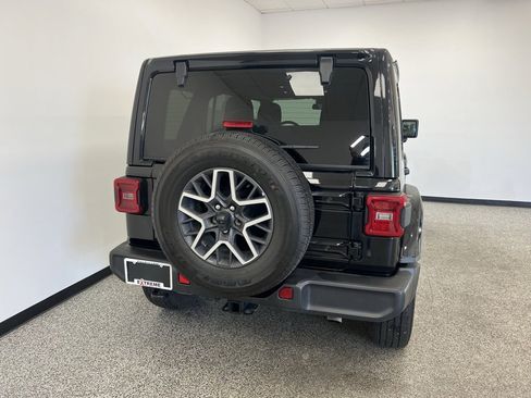 Used 2024 Jeep Wrangler Sahara image 6