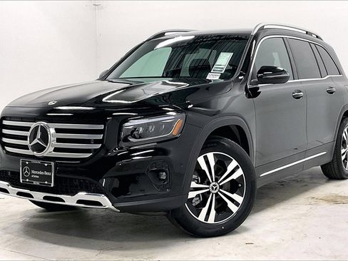 New 2025 Mercedes-Benz GLB 250 4MATIC image 2