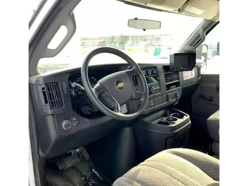 Used 2016 Chevrolet Express 3500 image 11