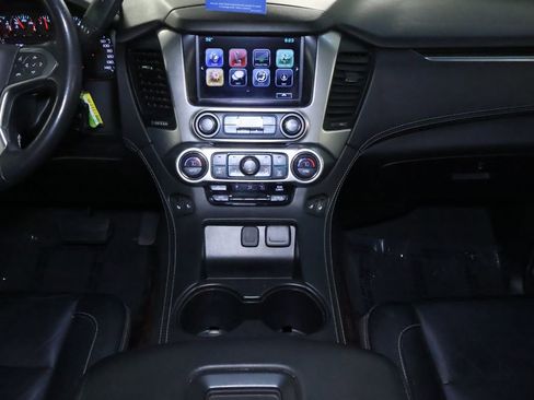 Used 2019 Chevrolet Suburban LT image 20