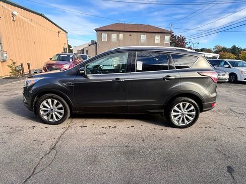 Used 2017 Ford Escape Titanium AWD/4WD image 4
