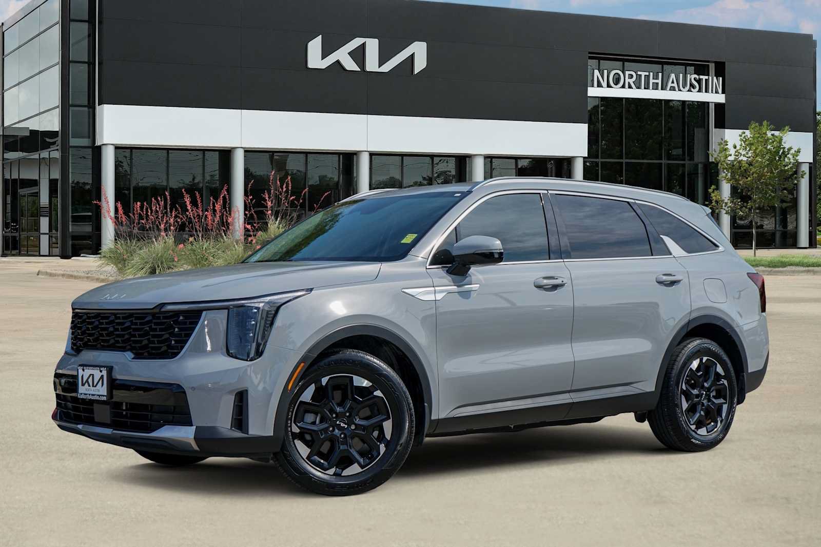 Certified 2025 Kia Sorento S FWD image 1