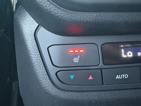 Certified 2025 Honda Pilot Black Edition image 30