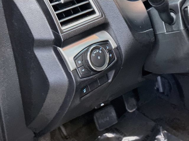 Used 2017 Ford Explorer XLT w/ Equipment Group 202A AWD/4WD image 10