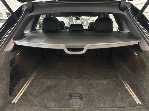 Used 2020 Bentley Bentayga AWD/4WD image 34