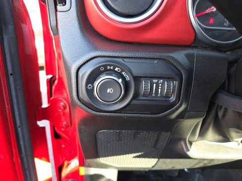 Used 2022 Jeep Wrangler Rubicon image 11