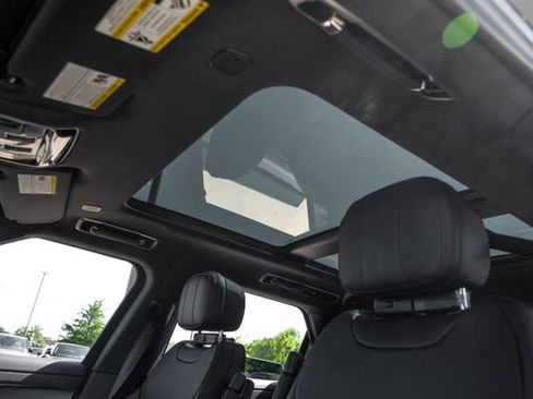 New 2026 Land Rover Range Rover Sport SE AWD/4WD image 5