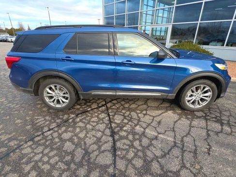Used 2020 Ford Explorer XLT w/ Equipment Group 202A image 19