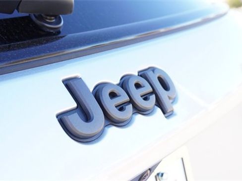 New 2026 Jeep Compass Latitude image 12