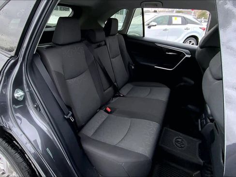 Used 2022 Toyota RAV4 XLE image 20