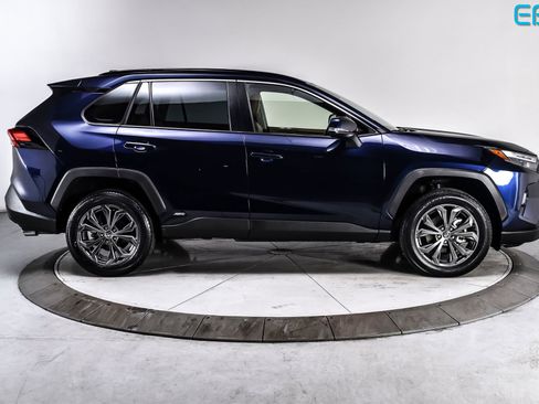 Used 2025 Toyota RAV4 XLE Premium AWD/4WD image 7