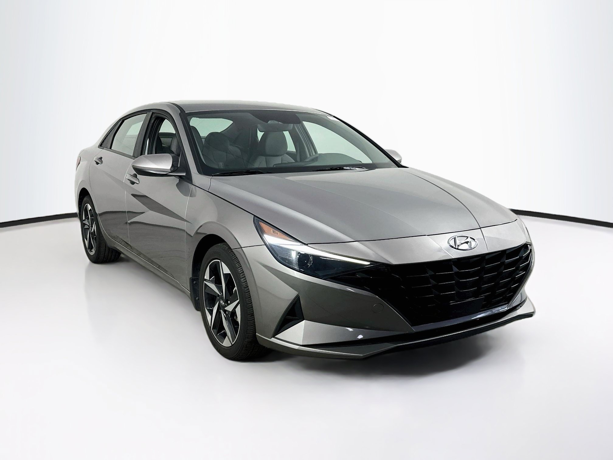 Used 2023 Hyundai Elantra SEL w/ Convenience Package FWD image 3
