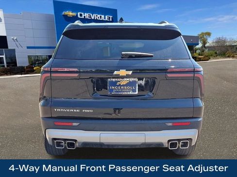 Used 2025 Chevrolet Traverse LT AWD/4WD image 24