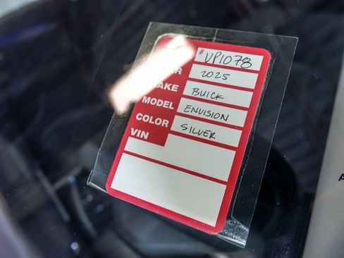 Used 2025 Buick Envision Preferred image 36