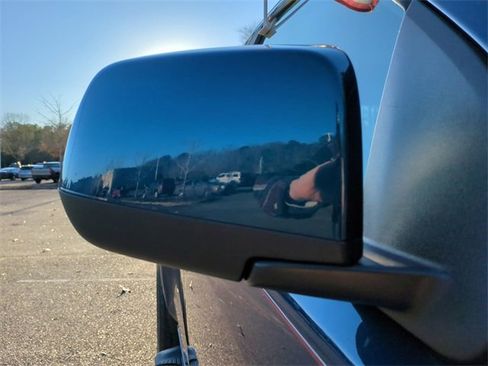 Used 2020 Chevrolet Colorado LT w/ LT Convenience Package image 12