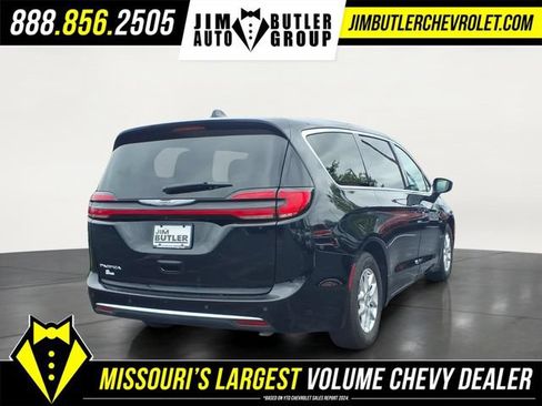 Used 2024 Chrysler Pacifica Touring-L FWD image 26