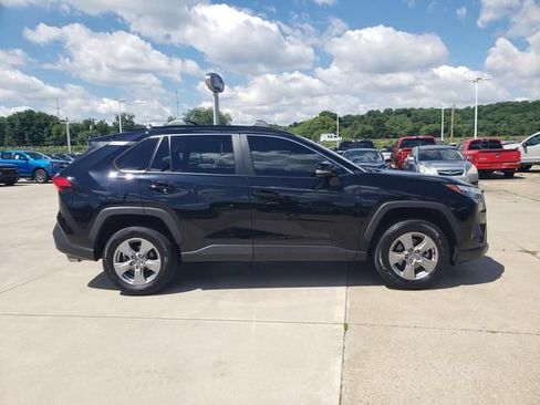 Used 2025 Toyota RAV4 XLE AWD/4WD image 3