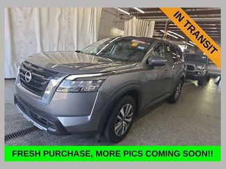 Used 2023 Nissan Pathfinder SL video 1