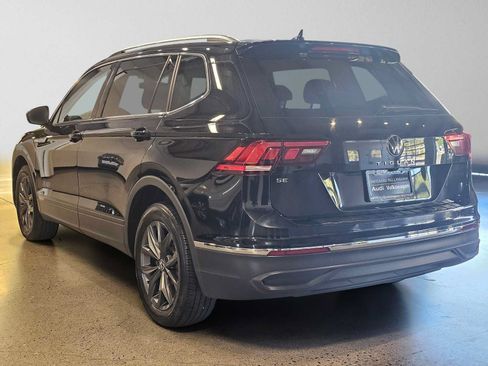 Used 2023 Volkswagen Tiguan SE w/ Panoramic Sunroof Package FWD image 5