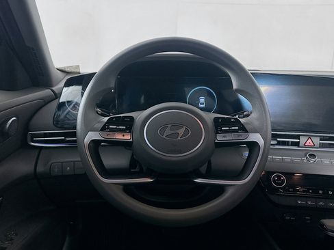 Used 2024 Hyundai Elantra SEL image 18