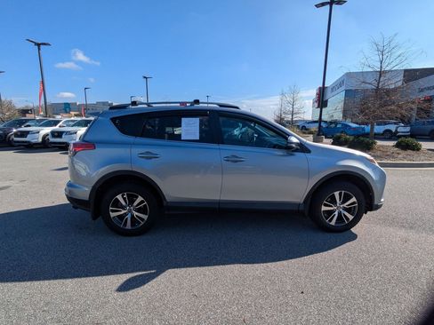 Used 2017 Toyota RAV4 XLE image 2