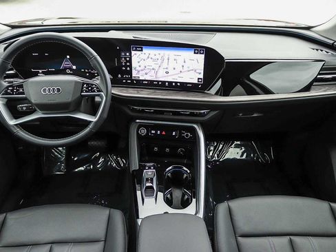Used 2025 Audi Q5 Premium w/ Convenience Package AWD/4WD image 16