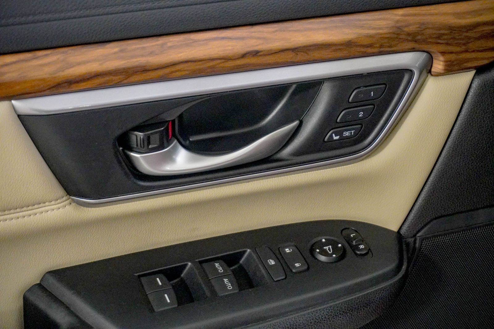 Used 2017 Honda CR-V EX-L image 18