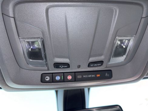 Used 2022 Chevrolet Silverado 1500 RST AWD/4WD image 18