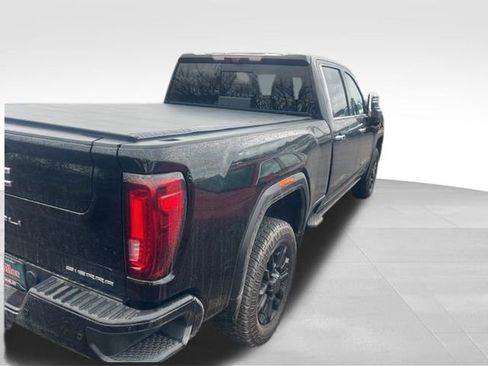 Used 2022 GMC Sierra 2500 Denali w/ Denali Black Diamond Edition image 9