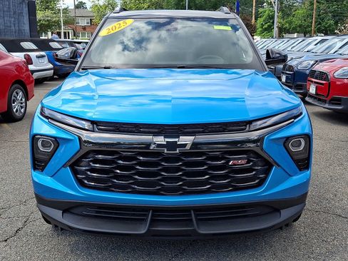 Used 2025 Chevrolet TrailBlazer RS FWD image 2