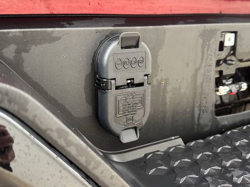 Used 2023 Chevrolet Colorado Trail Boss w/ Technology Package AWD/4WD image 51