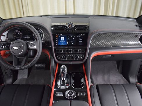 New 2025 Bentley Bentayga S Black Edition image 2