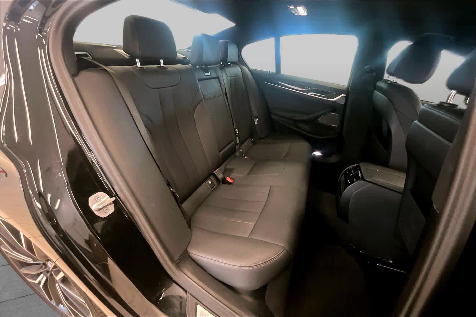 Used 2023 BMW 530i w/ M Sport Package RWD image 18