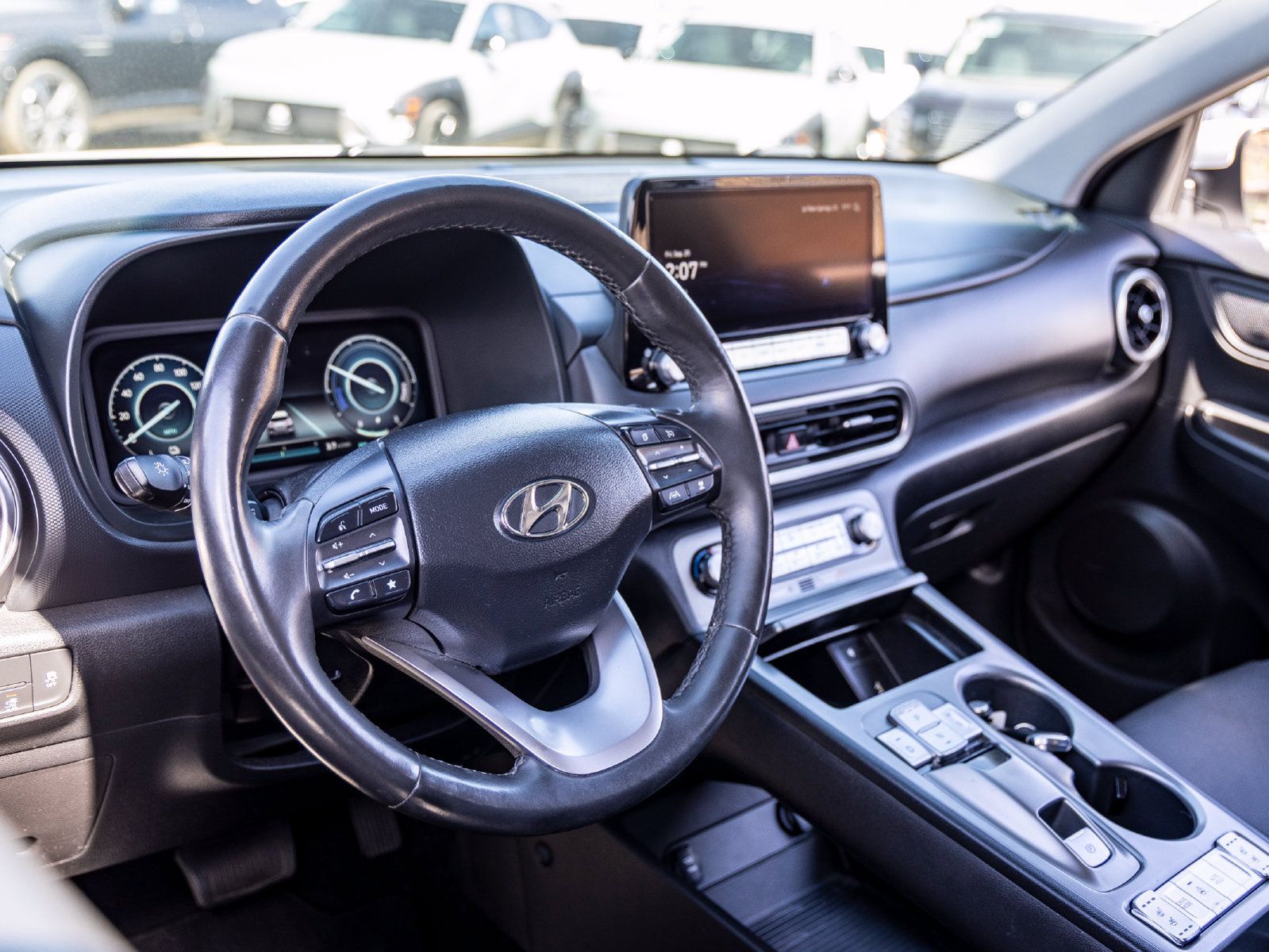 Used 2023 Hyundai Kona Limited FWD image 11