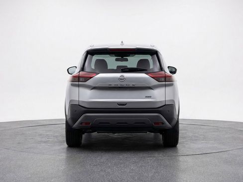 Used 2025 Nissan Rogue SV image 7