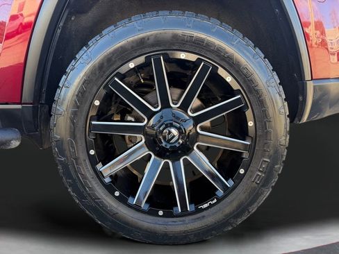 Used 2018 Jeep Grand Cherokee Limited image 11