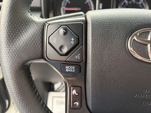 Used 2021 Toyota 4Runner Venture w/ Moonroof Package AWD/4WD image 14