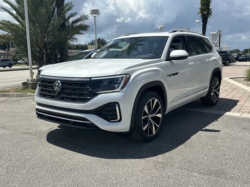 New 2026 Volkswagen Atlas SEL Premium R-Line AWD/4WD image 2