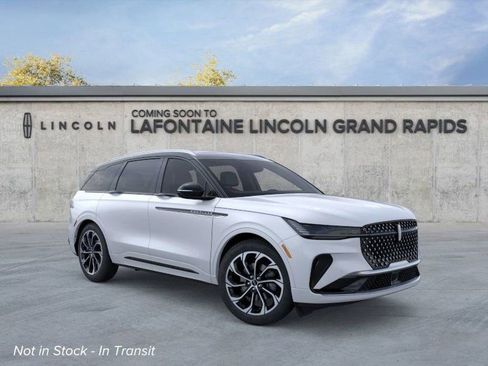 New 2026 Lincoln Nautilus Reserve image 7