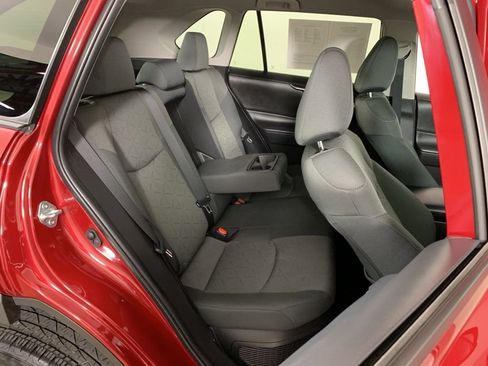 Used 2022 Toyota RAV4 XLE w/ XLE Grade Weather Package AWD/4WD image 35