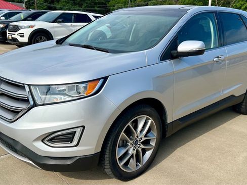 Used 2018 Ford Edge Titanium w/ Equipment Group 301A AWD/4WD image 3