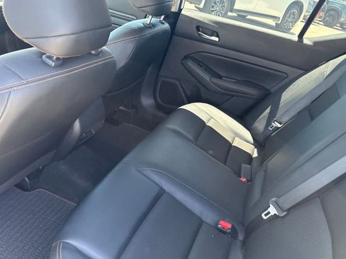 Used 2022 Nissan Altima 2.5 SR FWD image 5