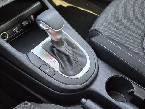 Certified 2022 Kia Forte LXS image 9