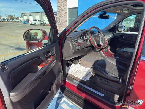 Used 2009 Cadillac Escalade AWD image 14