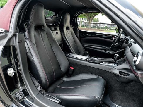 Used 2018 MAZDA MX-5 Miata Grand Touring RWD image 29