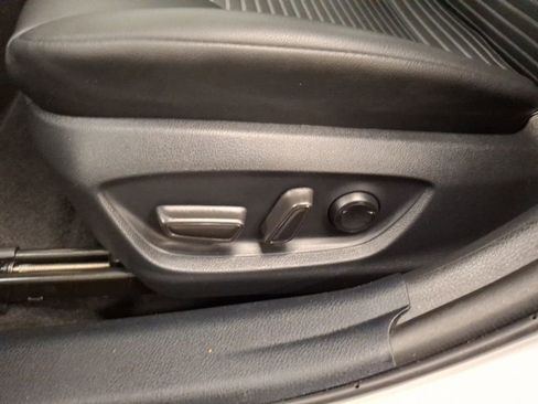 Used 2023 Toyota Camry SE AWD/4WD image 15
